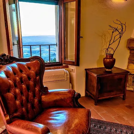 Apartment Historic 14th Century Palazzo Sarteano