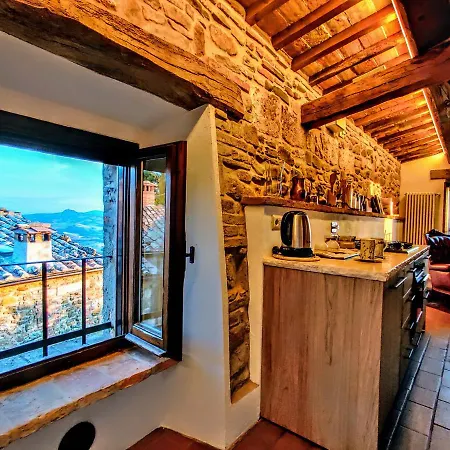 Historic 14th Century Palazzo Apartment Sarteano
