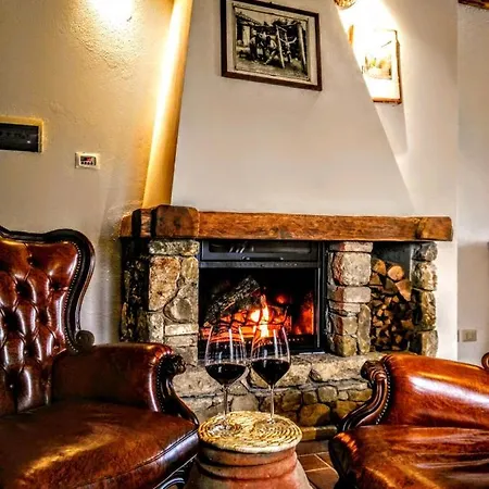 Historic 14th Century Palazzo Apartment