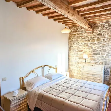 Historic 14th Century Palazzo Apartment Sarteano